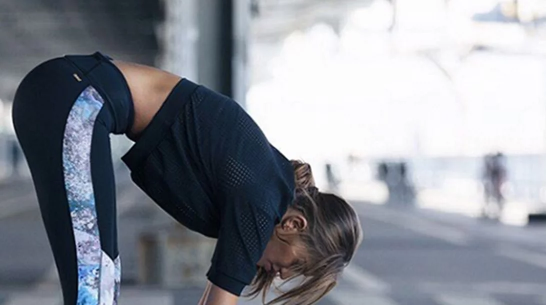 Ο trainer που θα αλλάξει το σώμα σου με 15 λεπτά την ημέρα! (γυμνάσου σαν τη Jennifer Lawrence!)