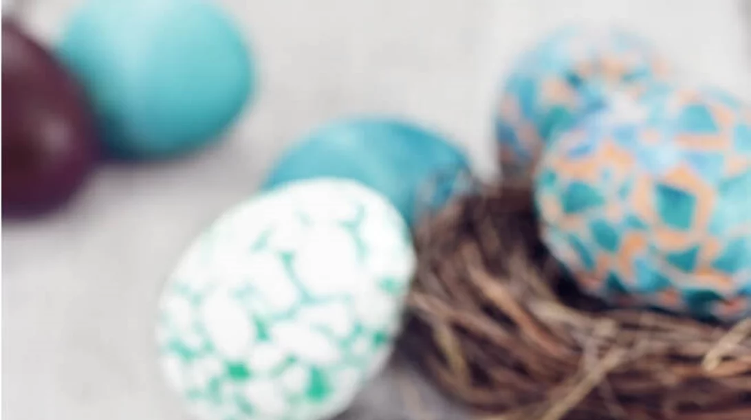 Πασχαλινά αυγά Μίνιονς για τα παιδιά και αυγά- μωσαϊκό για τους γονείς