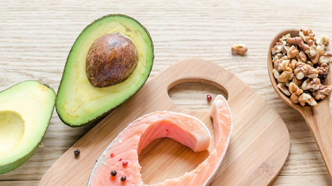 5 λόγοι που αξίζει να βάλεις τα καλά λιπαρά στη διατροφή σου