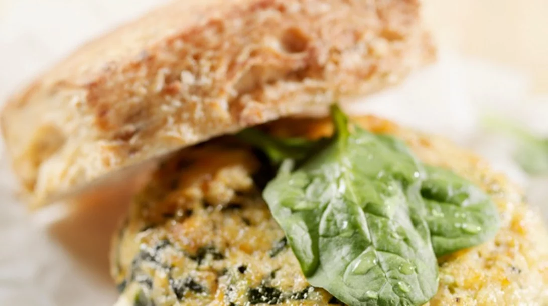 Φτιάξε τα δικά σου μπιφτέκια σολομού με 109 θερμίδες