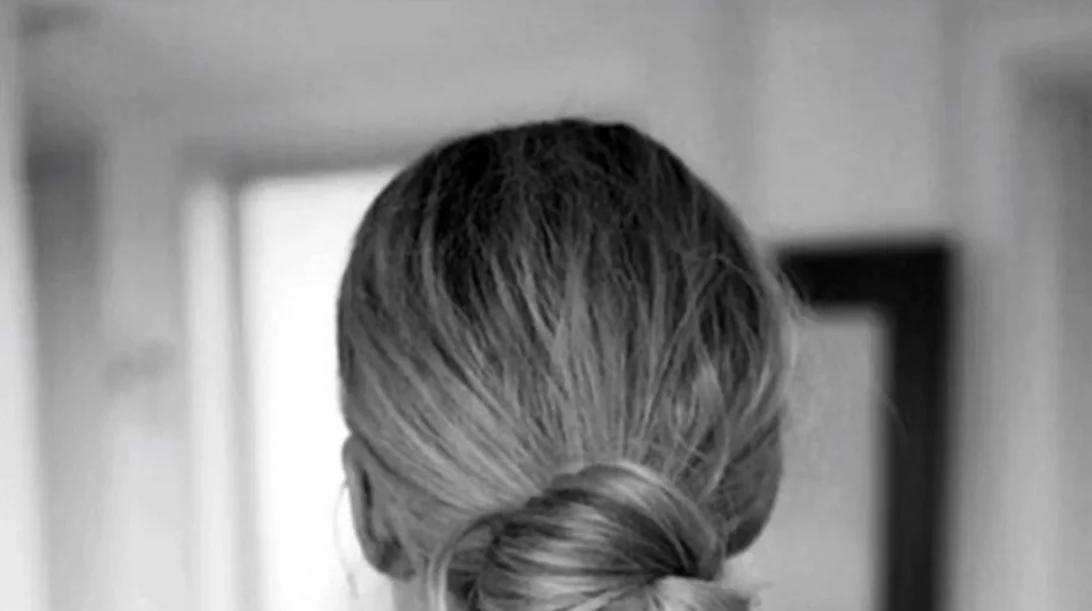 Video: Το πιο εύκολο χτένισμα για μετά το γυμναστήριο σε 1 λεπτό!