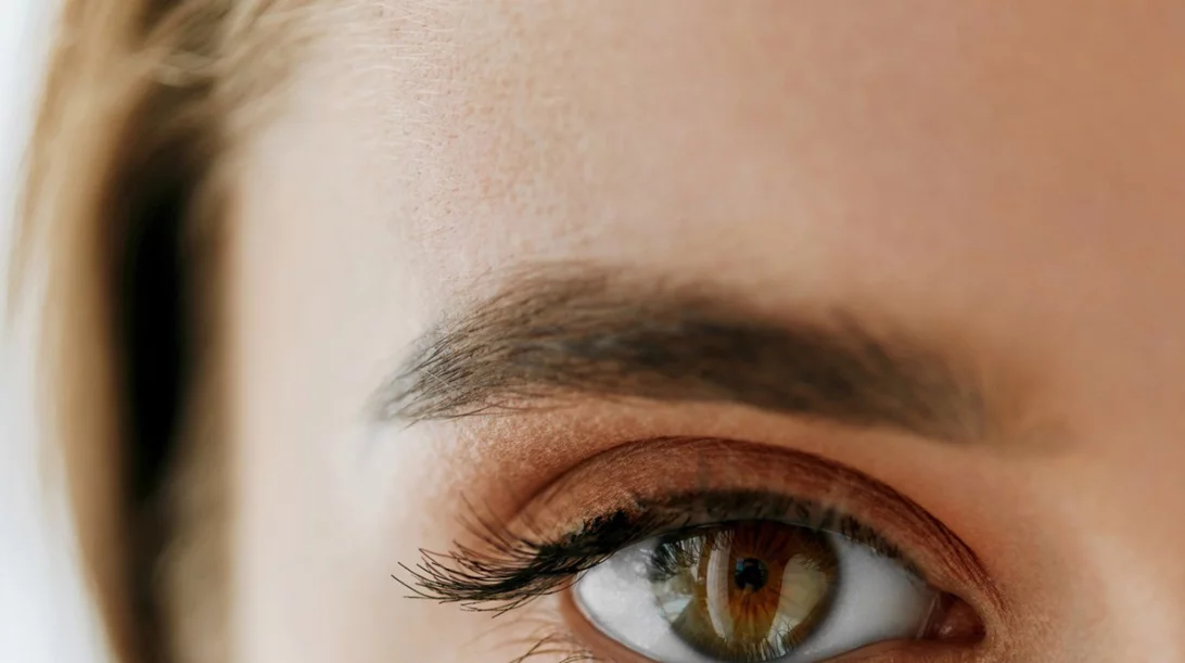 Πώς θα κάνω τα μάτια μου να φαίνονται μεγαλύτερα; Τα top tricks