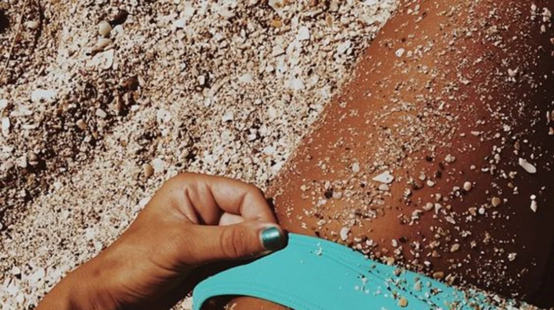 Self tan: Τα πράγματα που μπορεί να πάνε στραβά και πώς θα τα διορθώσεις!