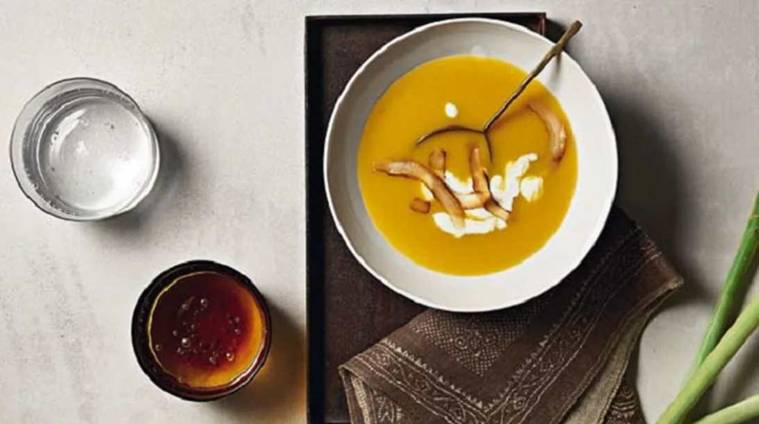 Κολοκυθόσουπα βελουτέ με λεμονόχορτο (η πιο yummy χειμερινή συνταγή)