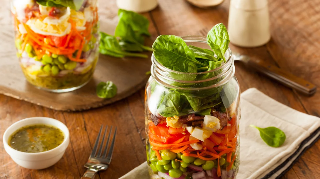 #ShapeTaperaki: Φτιάξε σαλάτα στο βάζο με τις οδηγίες της διαιτολόγου! Αυτό θα πάρεις στη δουλειά!