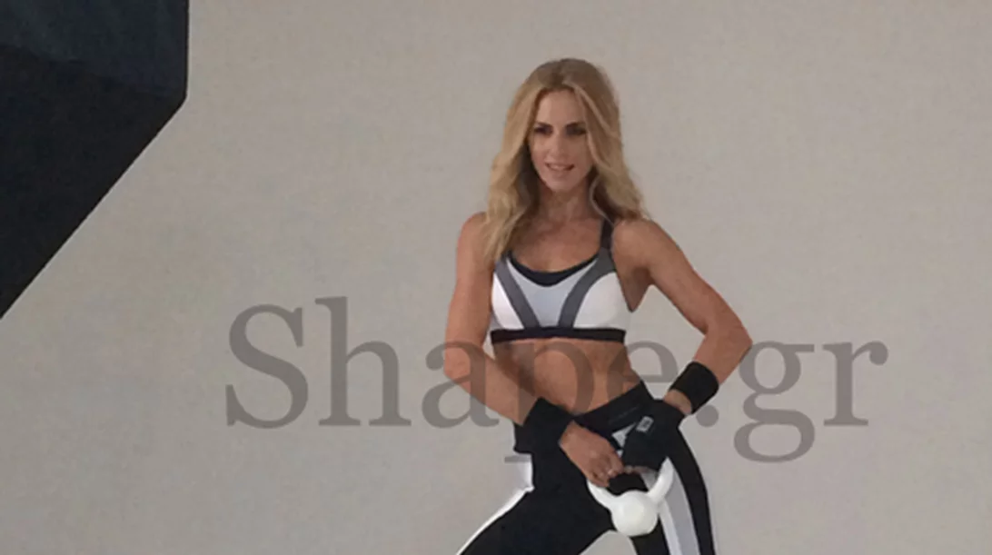 Backstage: Δες τη Ντορέττα Παπαδημητρίου να ποζάρει για το Shape Οκτωβρίου