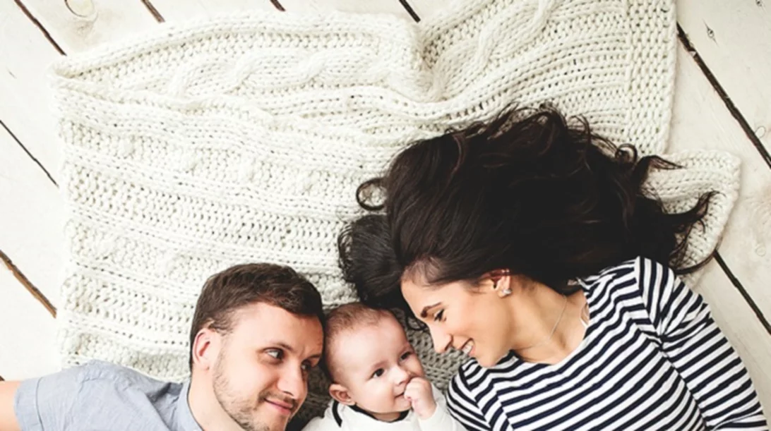 «Ανάδοχη Πρώτη Αγκαλιά»: Να πώς μπορείς να γίνεις ανάδοχος γονιός