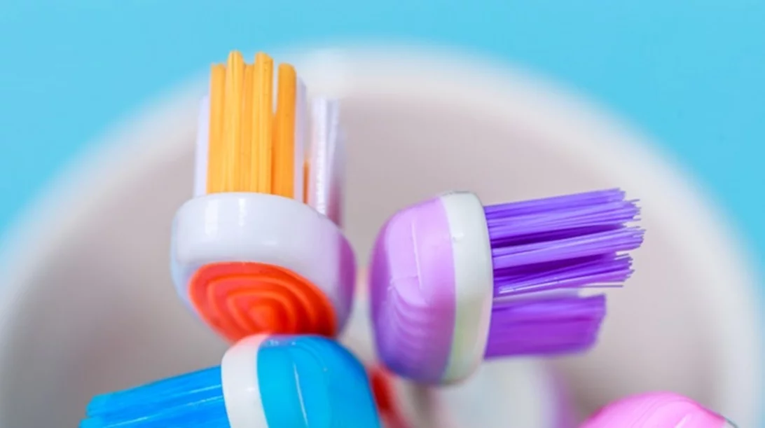 Πώς θα διατηρήσεις καθαρή την οδοντόβουρτσα κάθε φορά που ταξιδεύεις