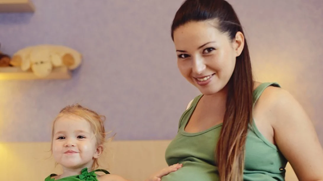 Δεύτερη εγκυμοσύνη vs Πρώτης ανά τρίμηνο: Τα καλά, τα... λιγότερο καλά και όσα ΠΡΕΠΕΙ να ξέρεις