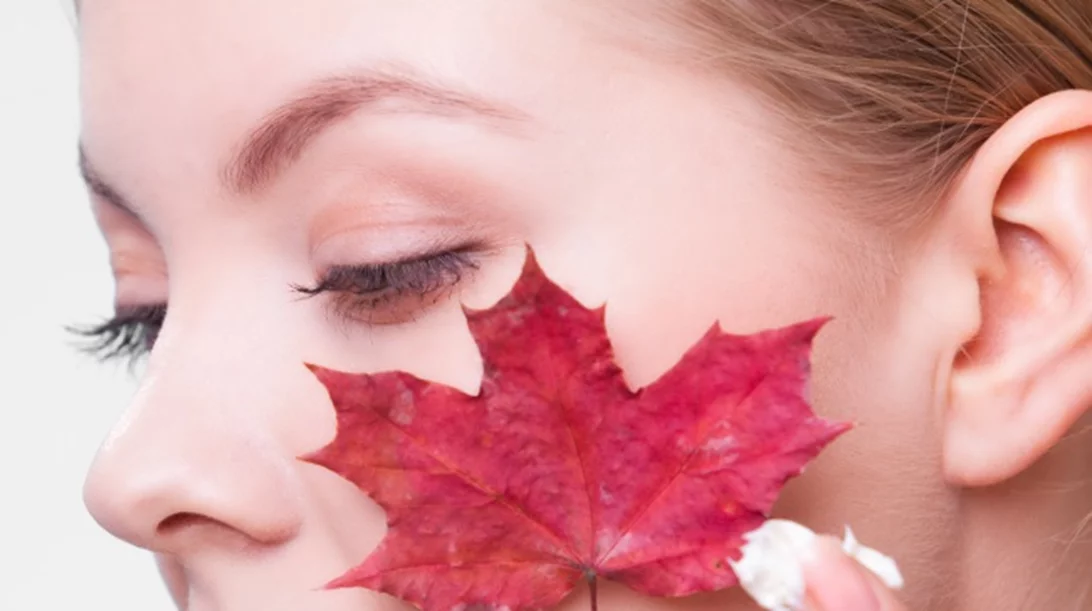 Έντονη ερυθρότητα στο πρόσωπο; Μάθε τι συμβαίνει αλλά και πώς να το αντιμετωπίσεις