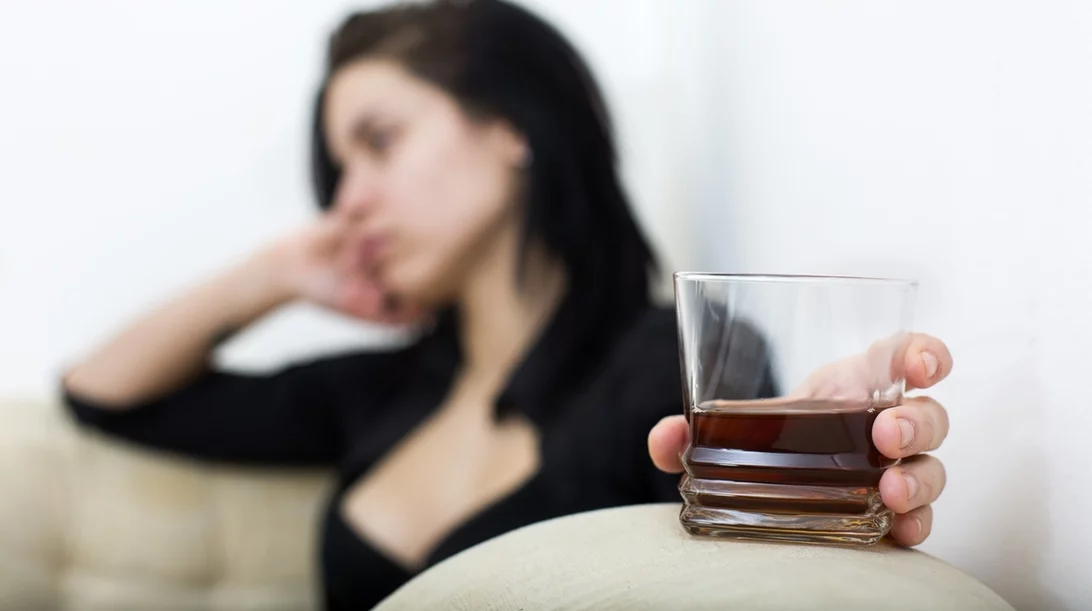 Νέα έρευνα: Το αλκοόλ προκαλεί ίδιο κίνδυνο για έμφραγμα όσο η πίεση, το κάπνισμα και η παχυσαρκία!