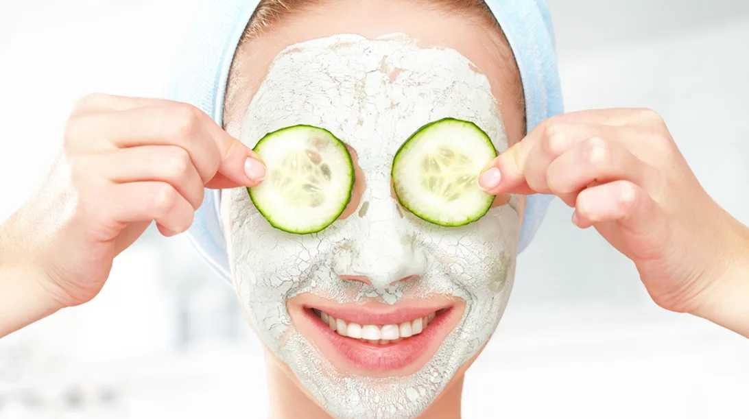 Μάσκα για κουρασμένο δέρμα: Σπιτικές συνταγές για λάμψη και αναζωογόνηση