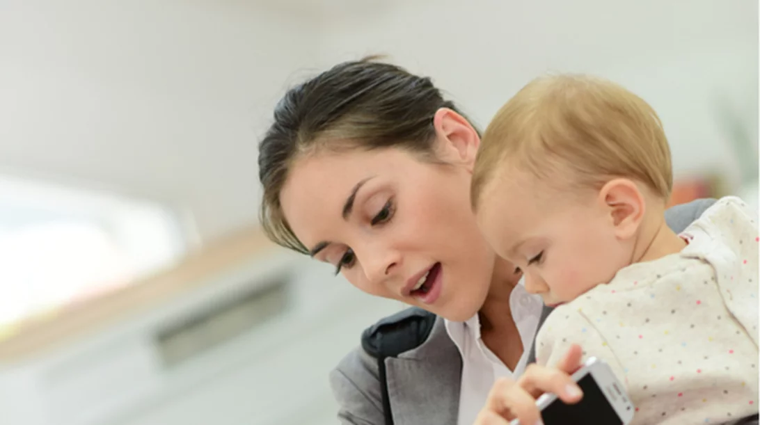 Πότε να επιστρέψω στη δουλειά μετά τη γέννα για να μην επηρεαστεί το παιδί;