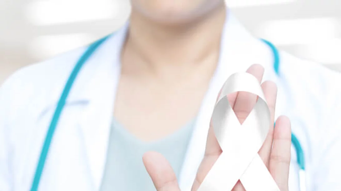 Λιγότεροι οι θάνατοι λόγω καρκίνου στους άνδρες από ό,τι στις γυναίκες το 2017