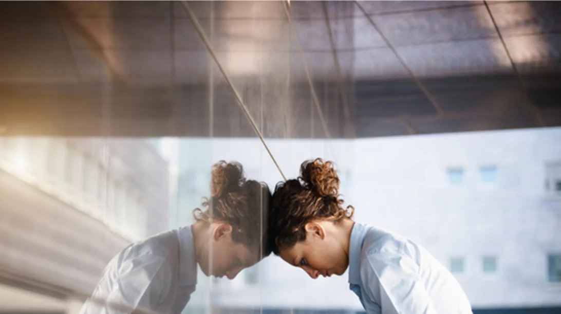 Πώς το χρόνιο στρες αυξάνει τον κίνδυνο για έφραγμα και εγκεφαλικό; Οι επιστήμονες εξηγούν