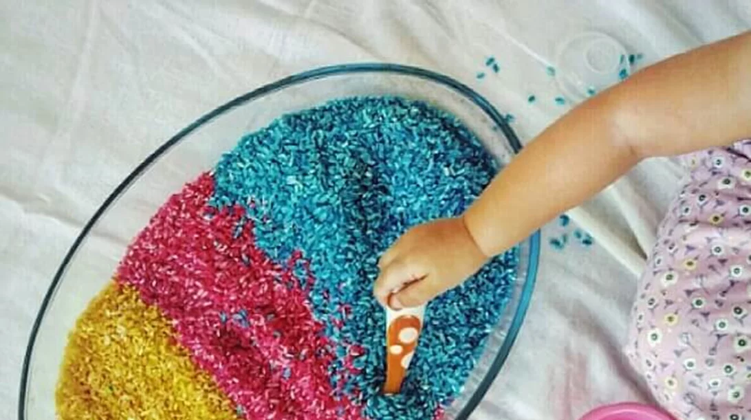 Παιχνίδι με το παιδί: Τι είναι τα αισθητηριακά κουτιά και πως θα φτιάξεις τα δικά σου