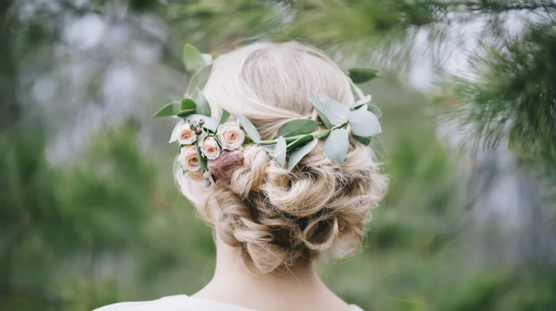 Χτενίσματα για γάμο: 100 χρόνια τάσεων σε ένα βίντεο