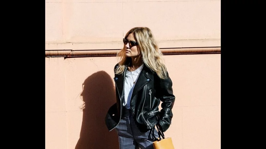 Πώς θα φορέσεις πανωφόρι με φόρεμα, αθλητικά με φούστα, printed παντελόνια και άλλες τάσεις την άνοιξη 2017