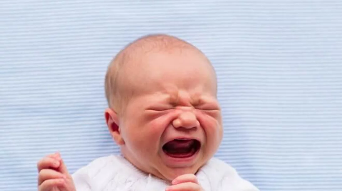 Πόσο κλαίνε τα μωρά τις πρώτες εβδομάδες μετά τη γέννησή τους; Τι ρόλο παίζει η χώρα γέννησης;
