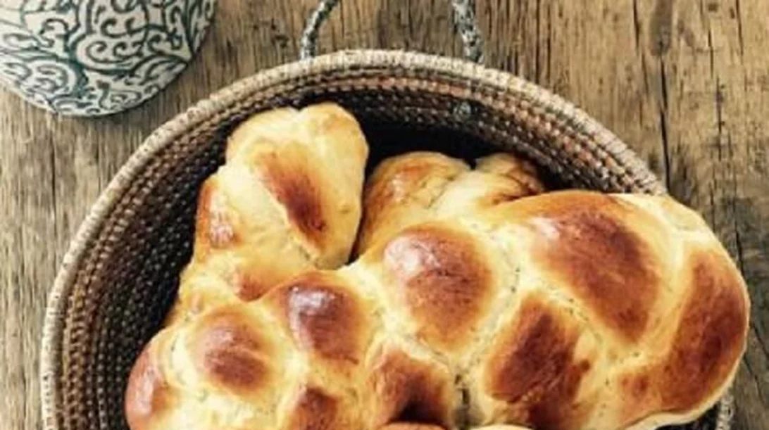 Το πασχαλινό τσουρέκι της Δέσποινας Βανδή