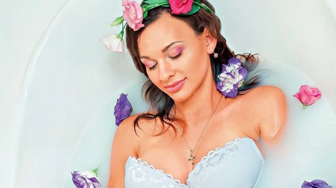 Το δέρμα στην εγκυμοσύνη: Ποια προϊόντα να ΜΗΝ χρησιμοποιείς και πώς θα αποφύγεις ραγάδες, πανάδες, ακμή