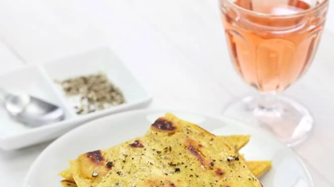 Φτιάξε πίτα socca αντί για τορτίγια για εύκολο σνακ με ντιπ και σάλτσες