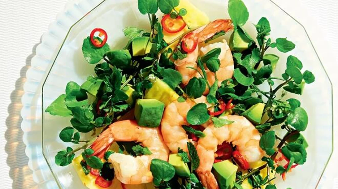 Γαρίδες στον ατμό με νεροκάρδαμο, μυρωδικά και ανανά - έτοιμες σε 35 λεπτά!