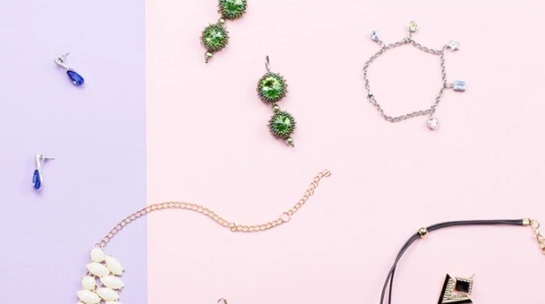Μπερδεμένα κοσμήματα; Ο πιο εύκολος τρόπος να τα ξεμπερδέψεις