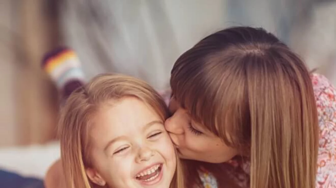 Παιδί και βιβλίο: Να πώς θα διαβάσεις σωστά το παραμύθι στο παιδί (και πώς να διαλέξεις!)