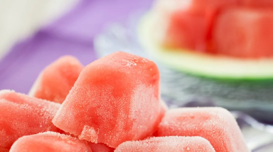 Παγάκια από καρπούζι: Πώς θα φτιάξεις τα πιο νόστιμα και δροσιστικά παγάκια