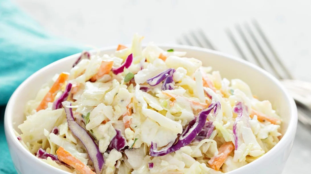 Η πολίτικη σαλάτα σε 2 παραλλαγές: θες πικάντικη ή κλασική συνταγή;