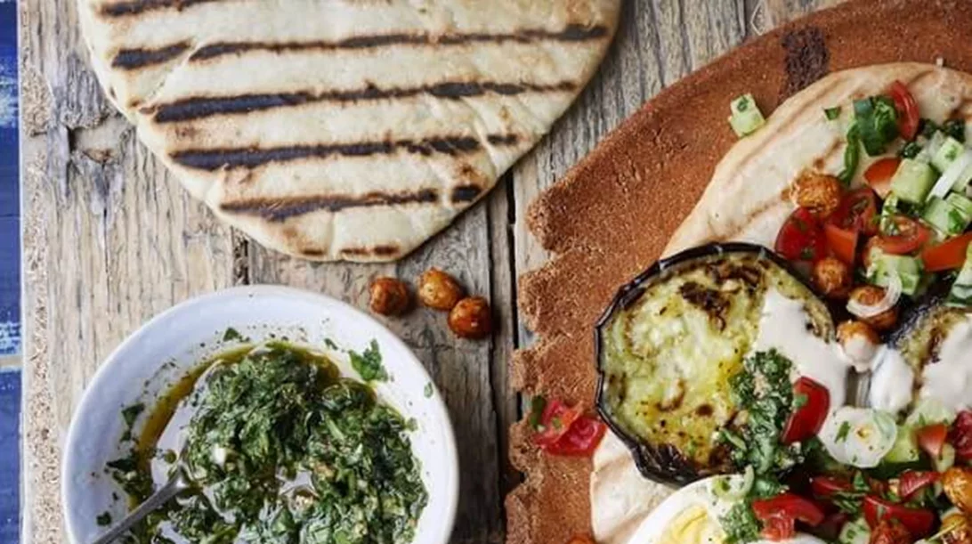 Ανατολίτικο καυτερό πέστο με μαϊντανό και κόλιανδρο από τη Νάνσυ Βλοντάκη