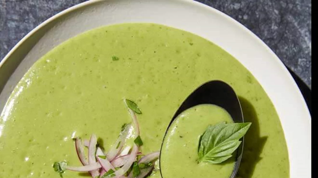 Η κλασική σούπα βισισουάζ με πράσα και πατάτες από τη Σοφία Μάργαρη είναι ό,τι πιο νόστιμο και εύκολο θα δοκιμάσεις σήμερα!