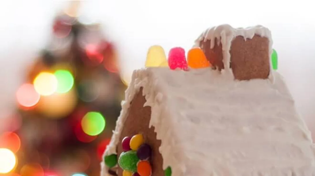 H συνταγή για το πιο νόστιμο μπισκοτόσπιτο βήμα βήμα (είναι πιο εύκολο απ' ότι νομίζεις)