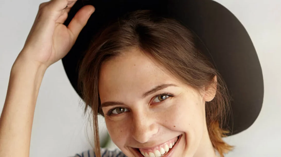 Τι να κάνεις τώρα για καφέ κηλίδες, σπυράκια, ανοιχτούς πόρους, ξηρά χείλη