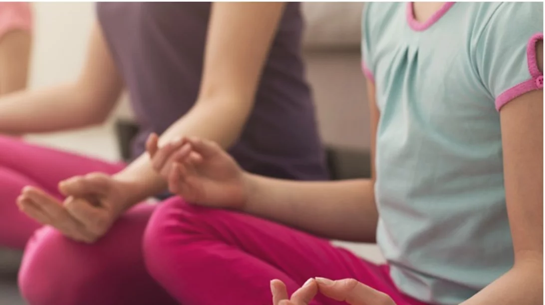 Να πώς βοηθάει η yoga τα παιδιά!