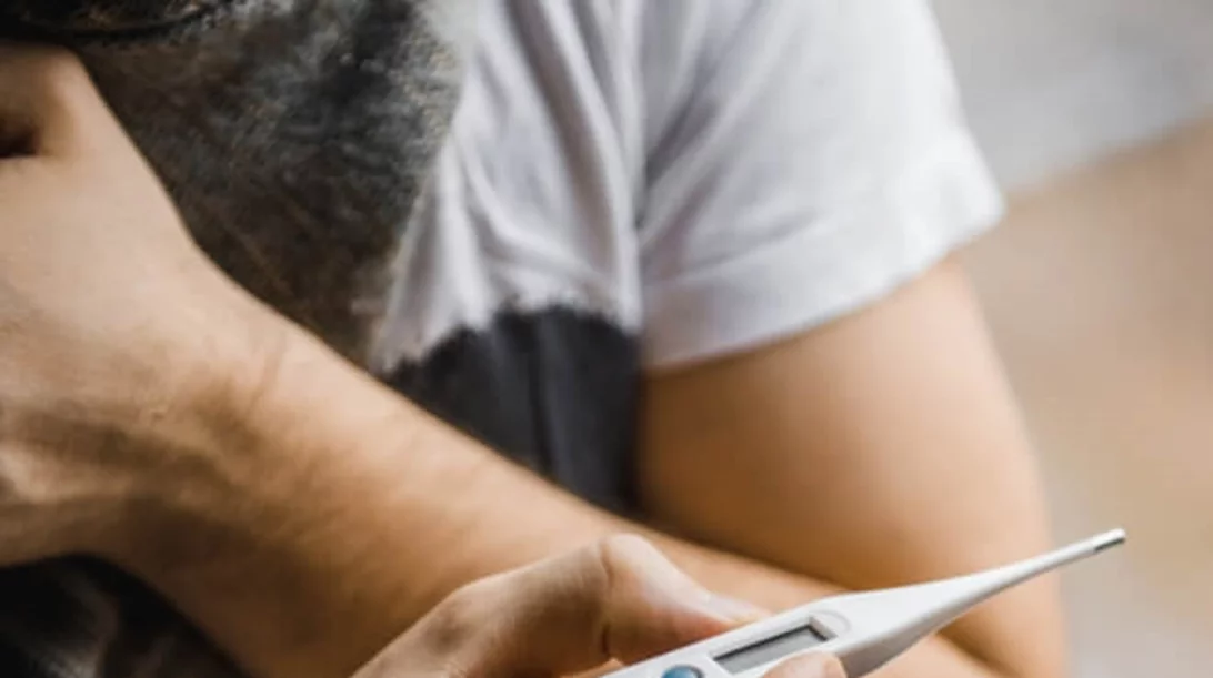 Γιατί οι άνδρες κάνουν σαν παιδιά όταν αρρωσταίνουν; Η επιστήμη απαντά