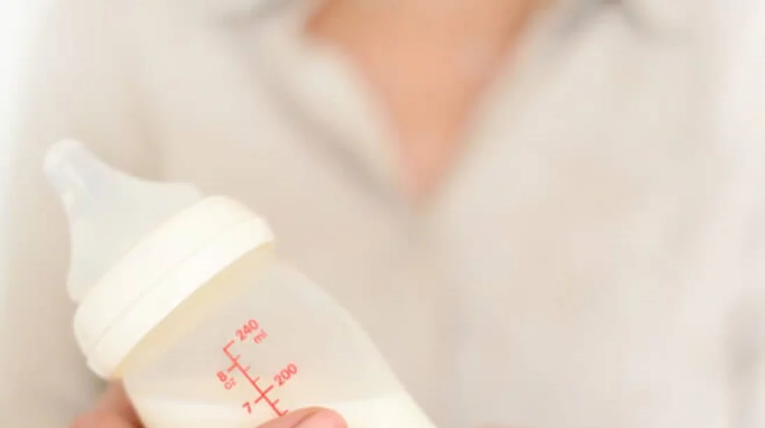 H λίστα με τα βρεφικά γάλατα που ανακαλούνται στην Ελλάδα και η απάντηση της Frezyderm