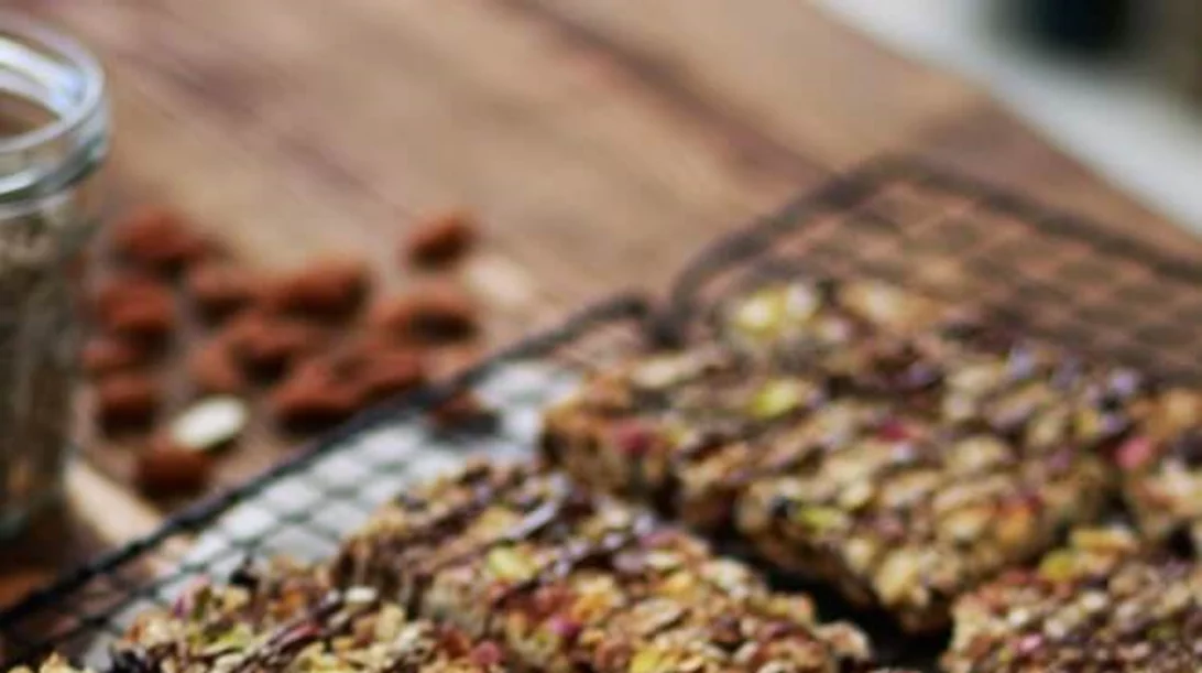 Vegan μπάρες βρόμης με ξηρούς καρπούς από τον Cool Artisan