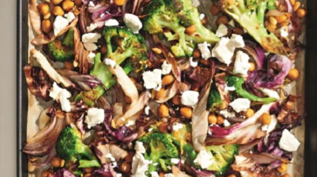 Ψητό μπρόκολο με ρεβύθια στο φούρνο, έτοιμο σε δέκα λεπτά! Να πώς θα κάνεις το μπρόκολο gourmet!