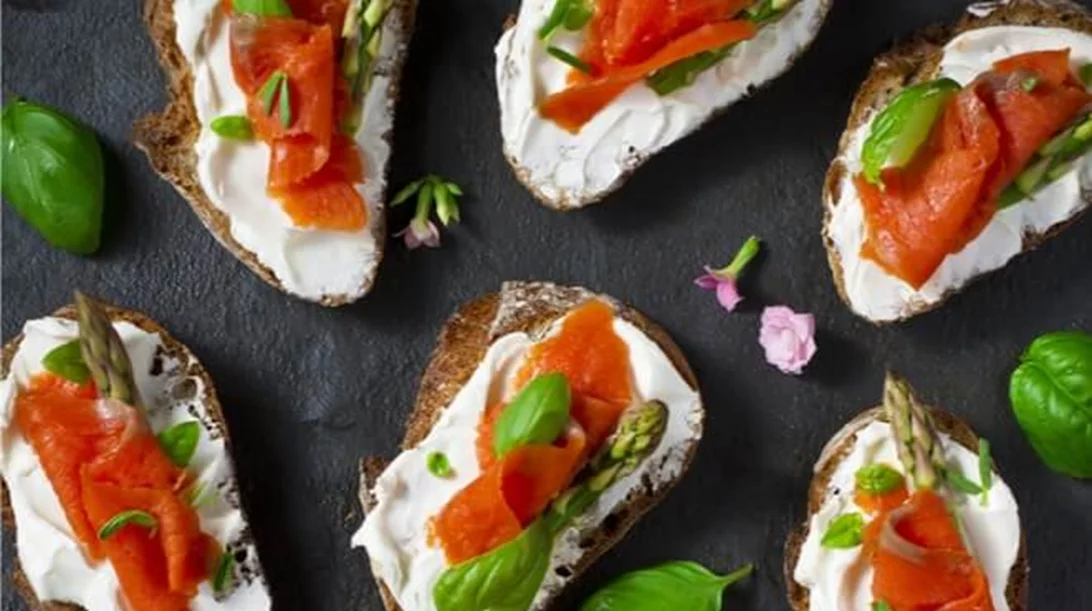 Είναι 8, είναι εύκολα, είναι τα πιο υγιεινά βραδινά γεύματα με λίγες θερμίδες και μας τα έφτιαξε η διατροφολόγος