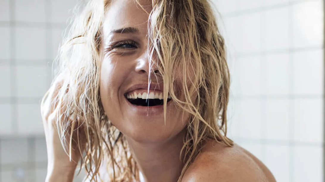 Περιποίηση μαλλιών το χειμώνα: Οι 10 αλλαγές που χρειάζεται να κάνεις