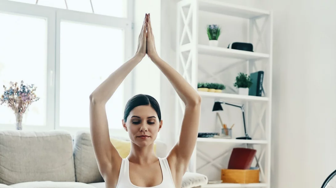 Ψυχοθεραπεία ή γιόγκα; Πώς θα "νικήσεις" καλύτερα το άγχος και θα έχεις καλύτερη υγεία;
