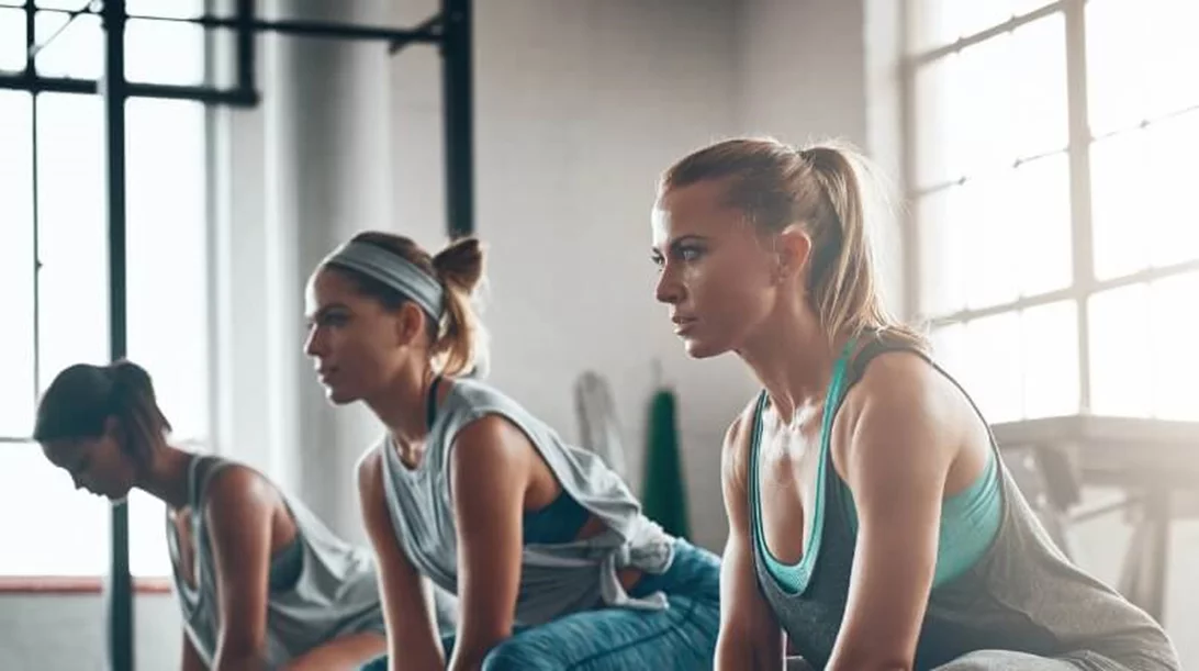 Ασκήσεις με kettlebell στο στεπ: Γύμνασε ταυτόχρονα χέρια και πόδια και δες αποτέλεσμα