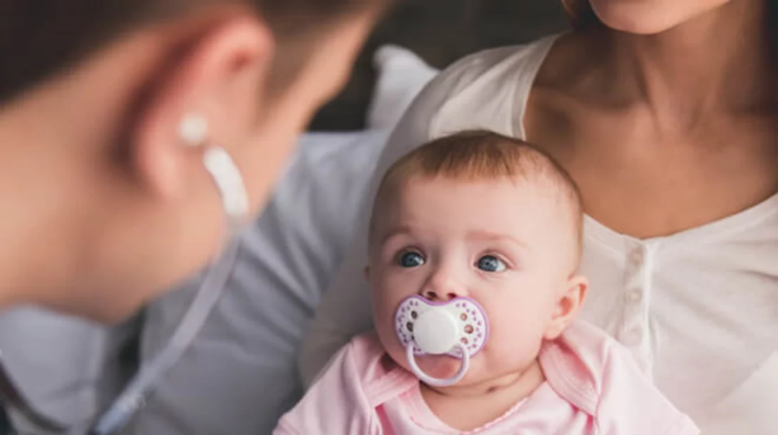 Κοκκύτης: Τα συμπτώματα της νόσου, η μετάδοση και το εμβόλιο