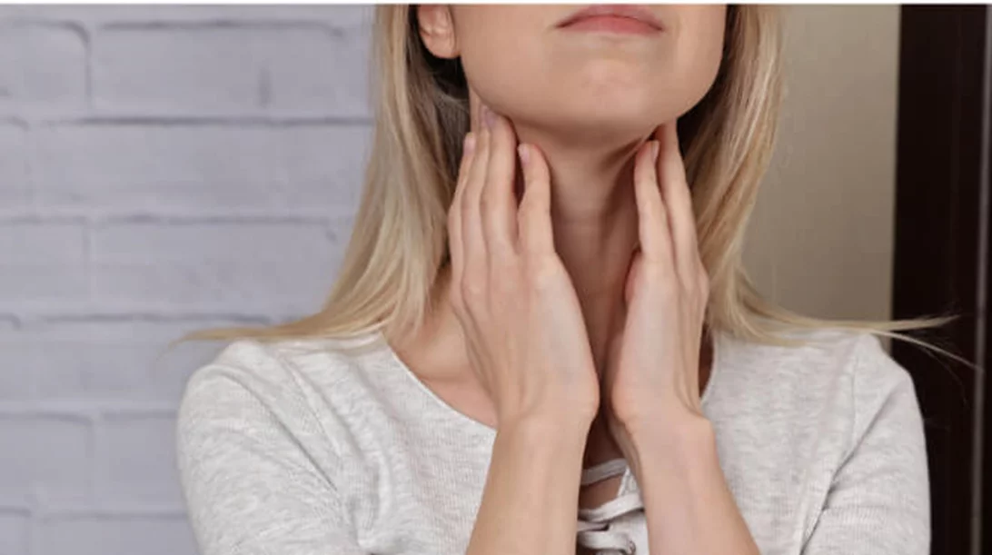 Μήπως έχω υπερθυρεοειδισμό; Οι 12 ενδείξεις που θα σε οδηγήσουν στον ενδοκρινολόγο