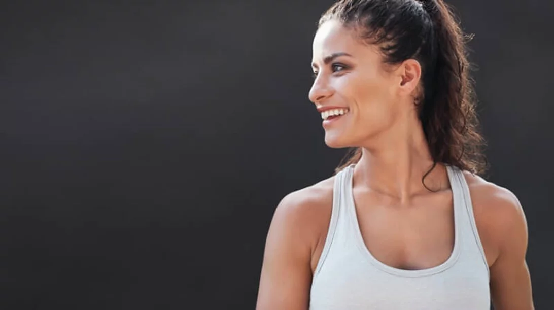 3 ασκήσεις για στητό στήθος στο γυμναστήριο