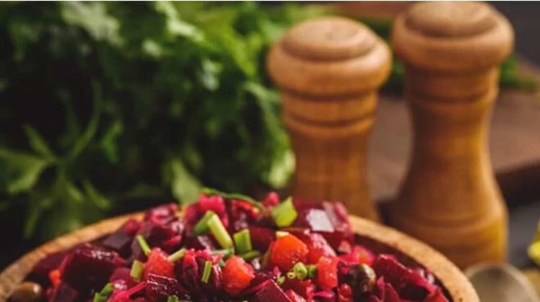 Παντζάρι σαλάτα, σε smoothies, σε κέικ, τηγανίτες, μπιφτέκια και στο πρωινό σου: 12 τρόποι για να το απολαύσεις αλλιώς