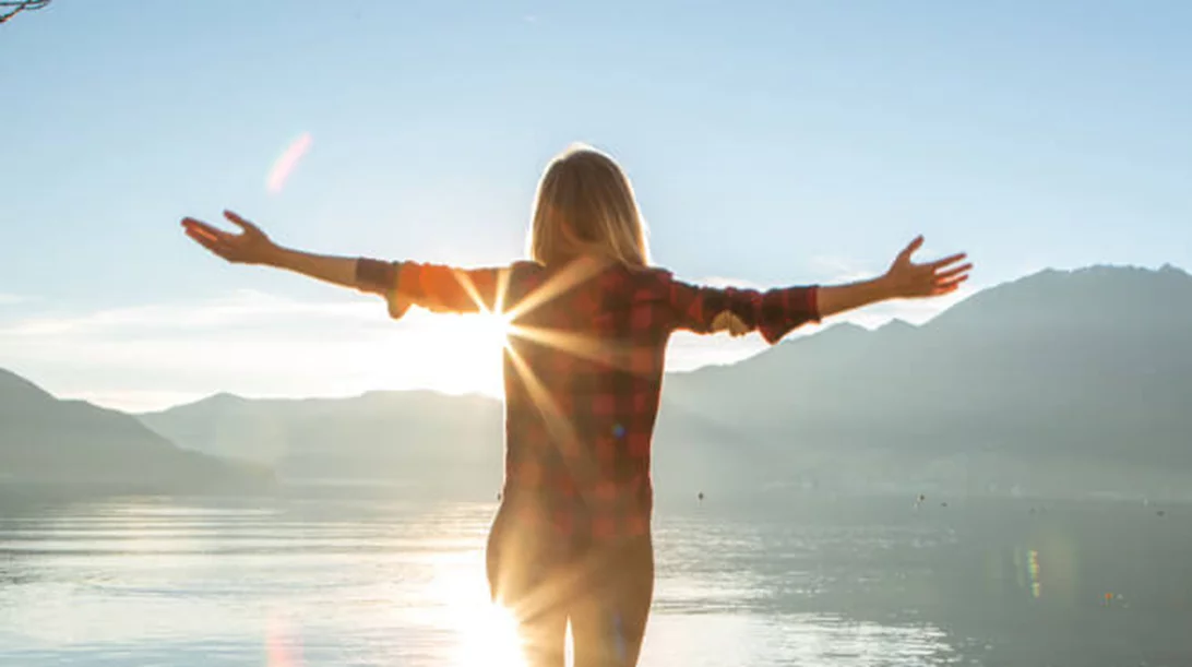 Τα συμπτώματα της ηπατίτιδας C, πώς κολλάει και ποιοι πρέπει να εξεταστούν άμεσα