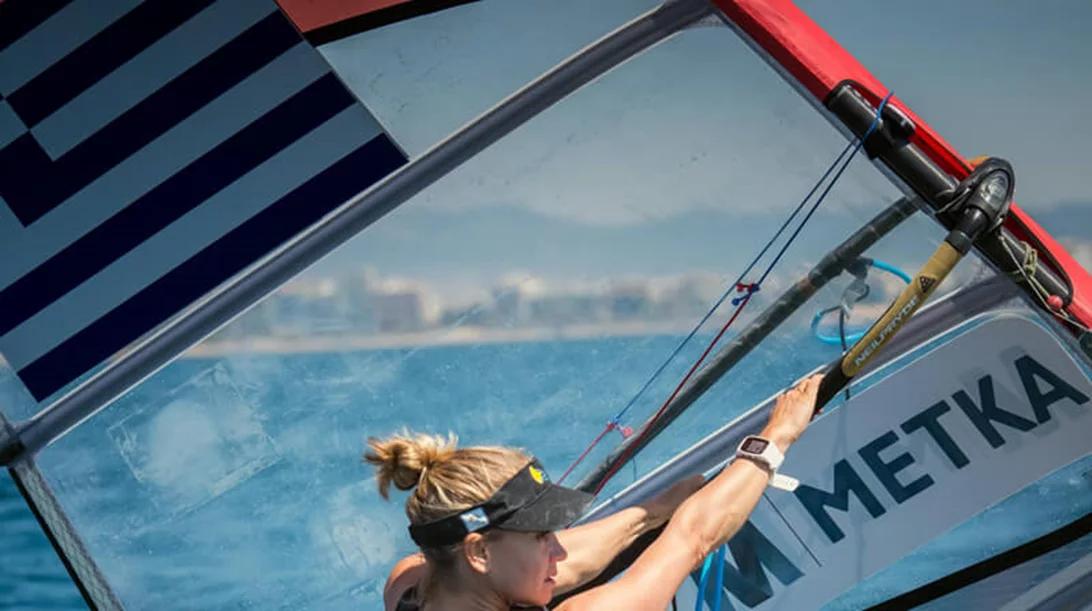 Γνωρίζουμε την ελληνίδα αθλήτρια windsurf Τζέλη Σκαρλάτου!